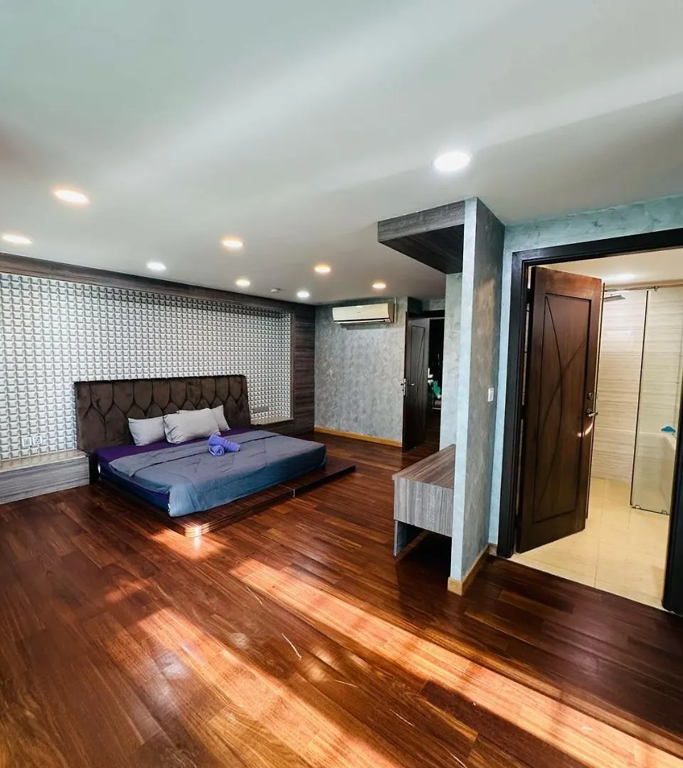 Holiday home 4 Storey Semi-D In Johor Bahru